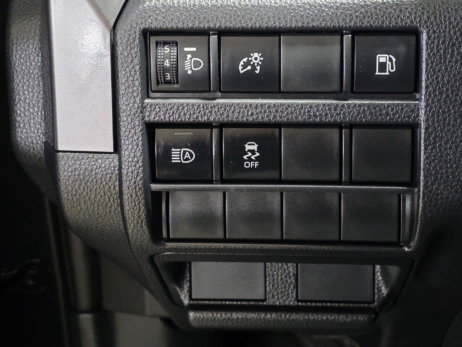 Used 2025 Toyota 4Runner SR5 AWD/4WD image 34