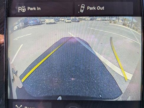 Used 2018 Volvo XC90 T6 Momentum w/ Convenience Package image 13