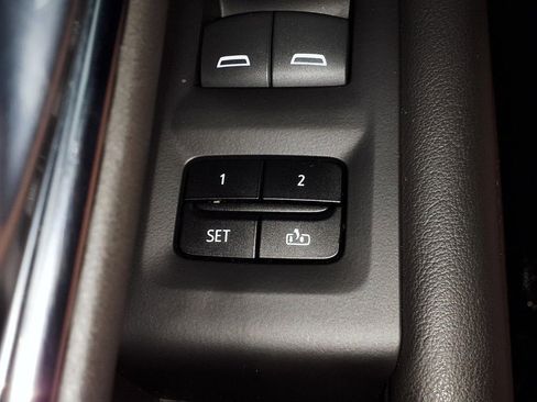 Used 2023 Chevrolet Suburban LT RWD image 17