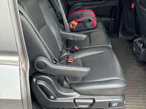 Used 2024 Honda Odyssey Touring image 4