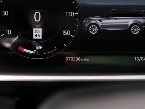 Used 2018 Land Rover Range Rover Sport HSE image 18