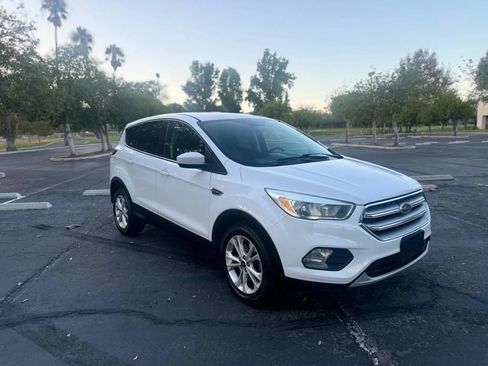 Used 2017 Ford Escape SE FWD image 31