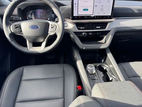 New 2026 Ford Explorer Active w/ Active Comfort Package image 18