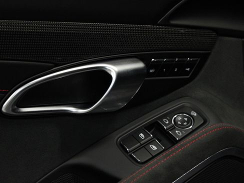 Certified 2025 Porsche 718 Cayman GTS RWD image 15