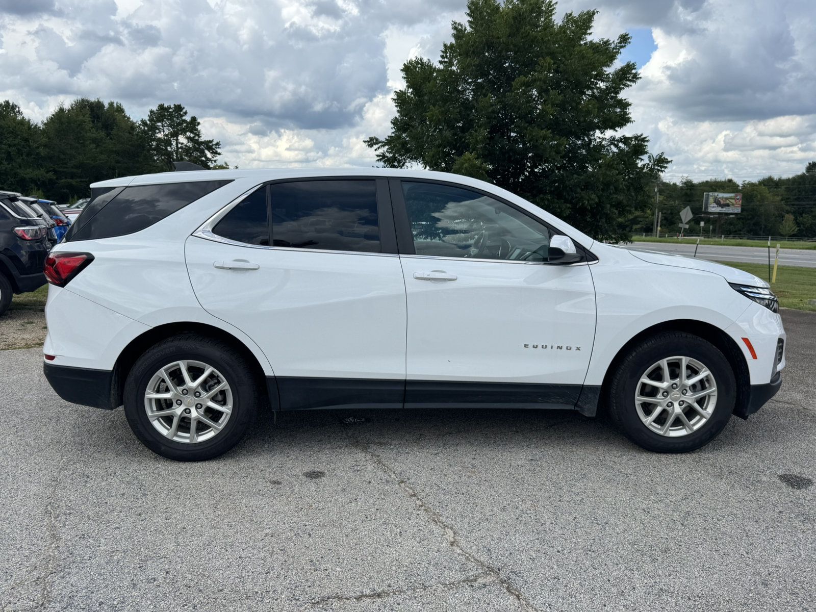 Used 2024 Chevrolet Equinox LT AWD/4WD image 4