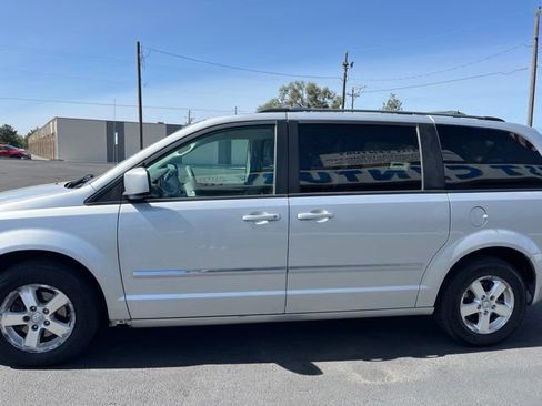 Used 2008 Dodge Grand Caravan SXT w/ Entertainment Group 2 FWD image 6