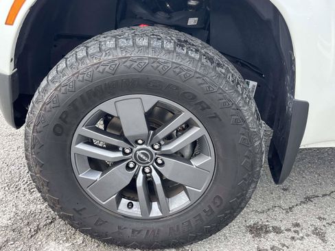 Used 2025 Nissan Frontier SV w/ SV Convenience Package AWD/4WD image 12
