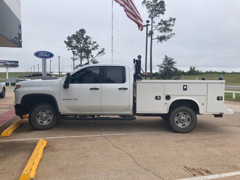 Used 2021 Chevrolet Silverado 2500 W/T w/ WT Fleet Convenience Package AWD/4WD image 2