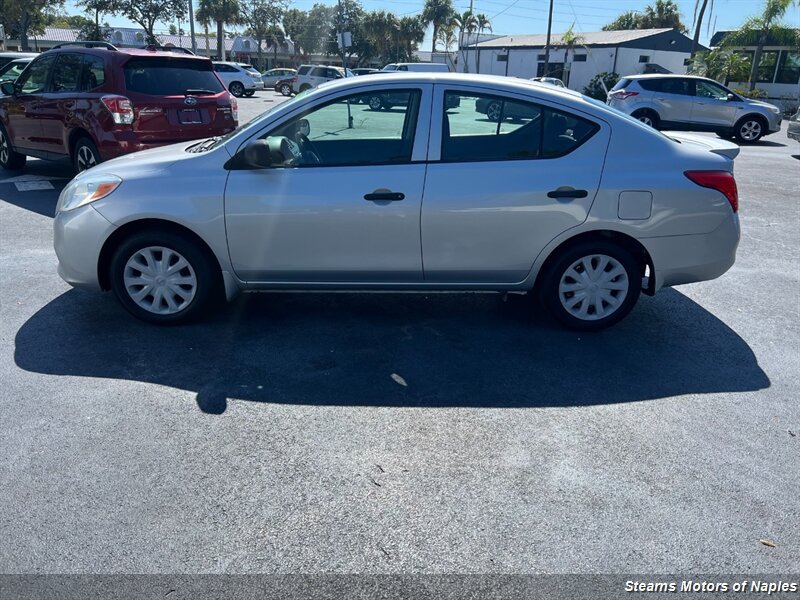 Used 2013 Nissan Versa S Plus FWD image 3