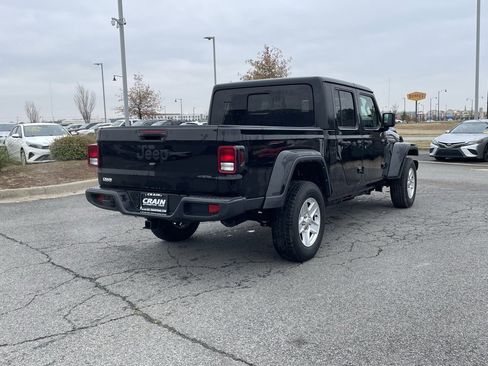 Used 2023 Jeep Gladiator Sport image 8