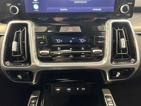Used 2023 Kia Sorento SX FWD image 16