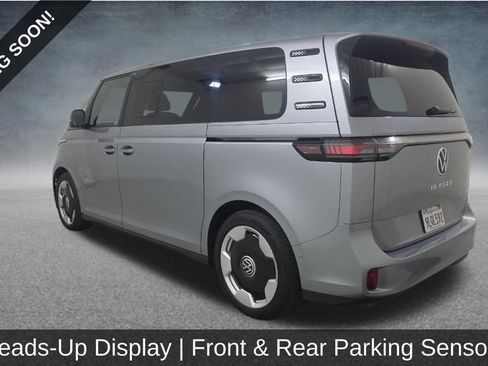 Used 2025 Volkswagen ID. Buzz Pro S Plus RWD image 3