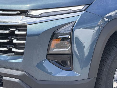 Used 2025 Chevrolet Equinox LT w/ Convenience Package II image 6