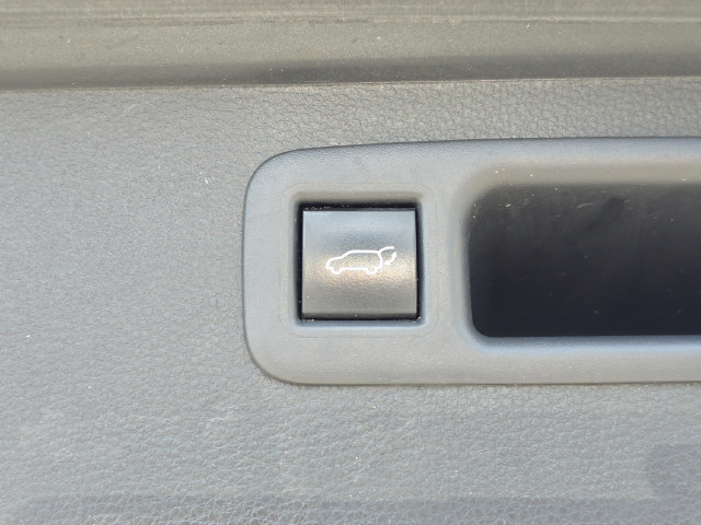 Used 2023 Toyota Highlander XLE AWD/4WD image 21