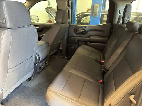 Used 2024 Chevrolet Silverado 1500 Custom Trail Boss w/ Turbomax Blackout Package image 9