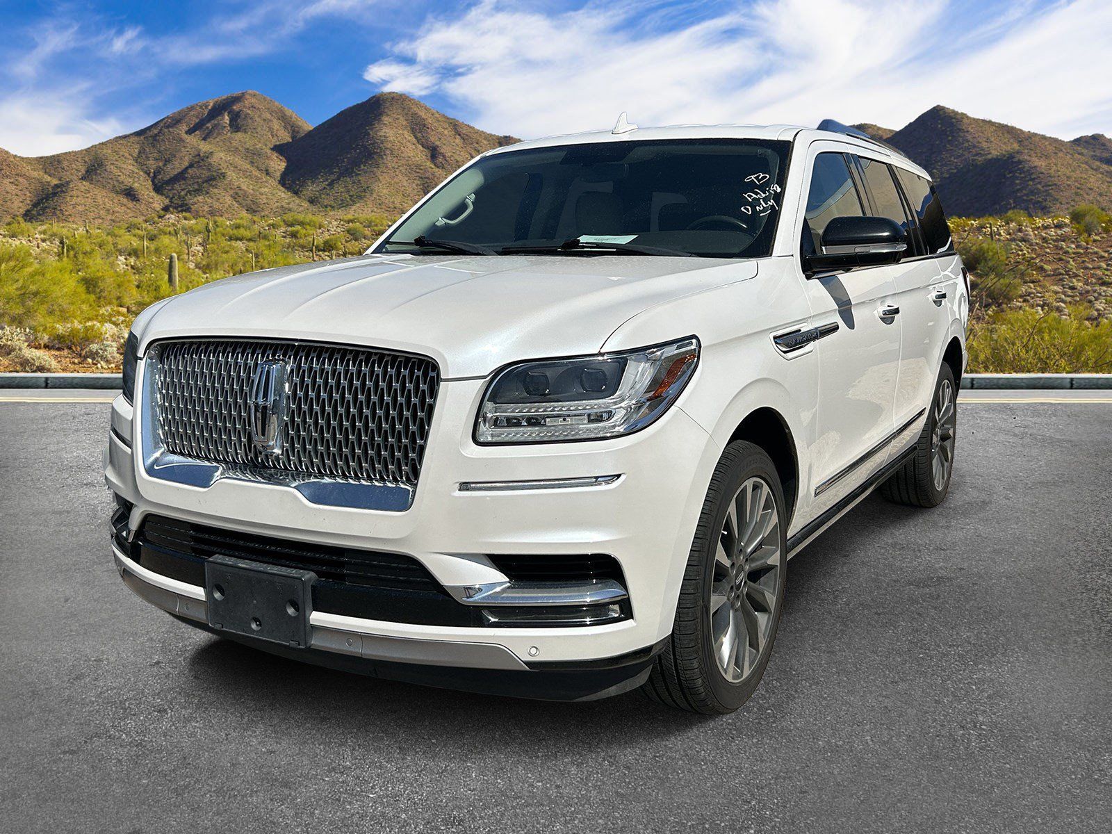 Used 2018 Lincoln Navigator Select RWD image 14