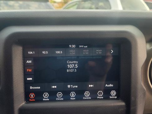 Used 2020 Jeep Wrangler Sport AWD/4WD image 19