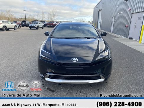 Used 2025 Toyota Prius Plug-In Hybrid w/ Limited Premium Package image 1