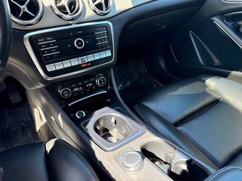 Used 2018 Mercedes-Benz GLA 250 4MATIC image 22