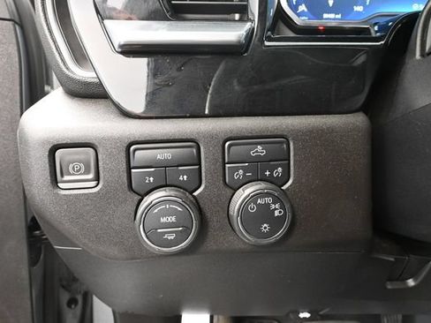 Used 2023 Chevrolet Silverado 1500 LT AWD/4WD image 35
