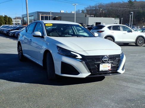 Certified 2023 Nissan Altima 2.5 SV image 3