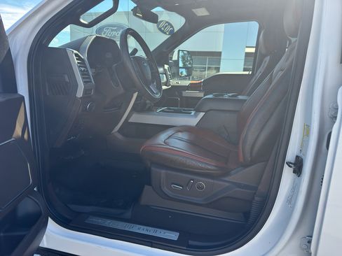 Used 2020 Ford F350 King Ranch w/ King Ranch Ultimate Package AWD/4WD image 32