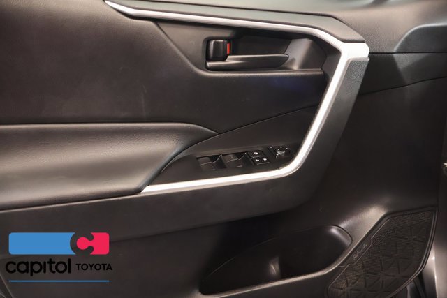 Certified 2021 Toyota RAV4 LE AWD/4WD image 10