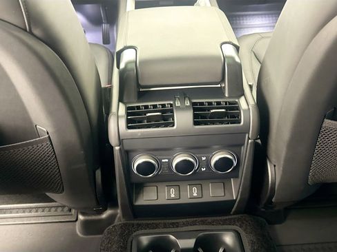 New 2026 Land Rover Defender 130 X-Dynamic SE AWD/4WD image 24