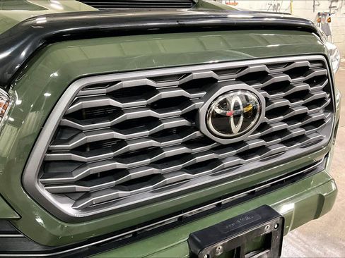 Used 2021 Toyota Tacoma TRD Sport w/ Technology Package image 24