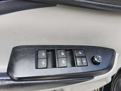 Used 2019 Toyota Highlander XLE AWD/4WD image 21