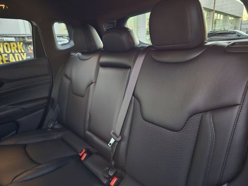 New 2026 Jeep Compass Latitude image 24