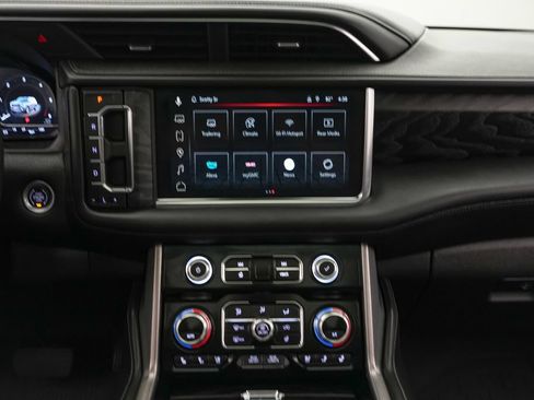 Used 2024 GMC Yukon Denali w/ Denali Reserve Package AWD/4WD image 18