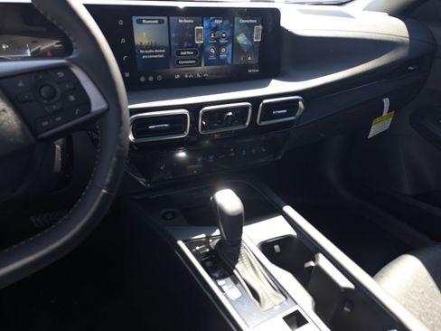 New 2026 Nissan Sentra SV w/ SV Convenience Package FWD image 10