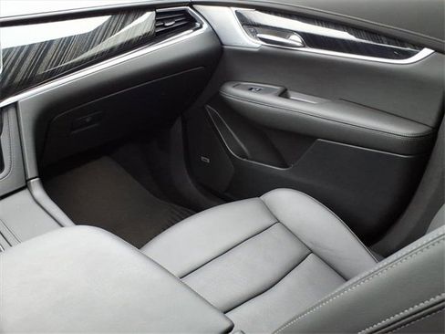 Certified 2025 Cadillac XT6 Premium Luxury w/ Technology Package image 10