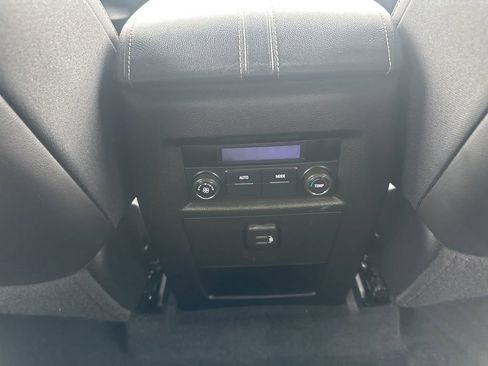 Used 2022 Chevrolet Traverse LT w/ Midnight/Sport Edition image 29