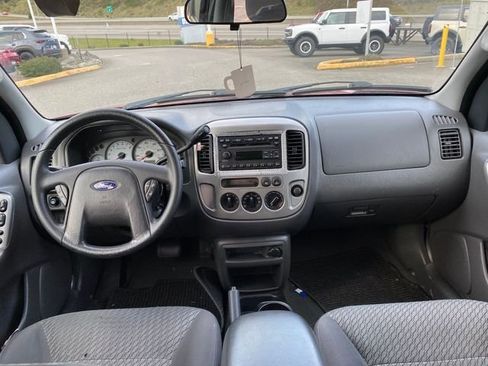 Used 2004 Ford Escape XLT image 7