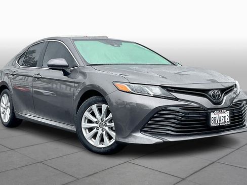 Used 2020 Toyota Camry LE FWD image 2
