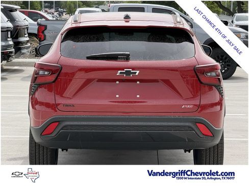 New 2026 Chevrolet Trax RS w/ Sunroof Package FWD image 5