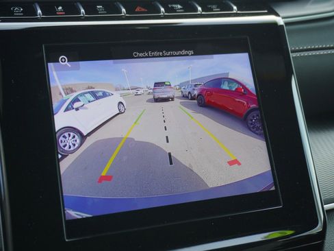 Used 2025 Jeep Grand Cherokee L Laredo image 29