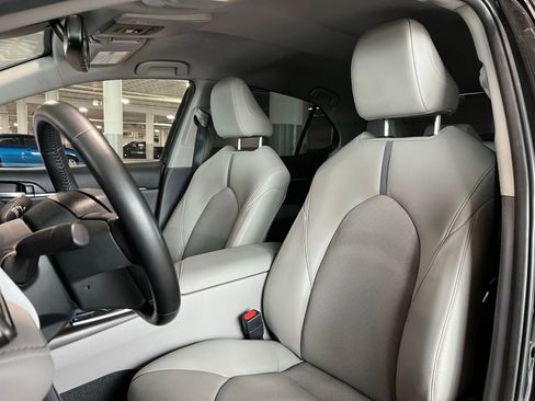 Used 2023 Toyota Camry XLE image 15