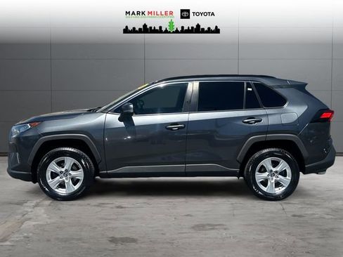 Used 2020 Toyota RAV4 XLE AWD/4WD image 2