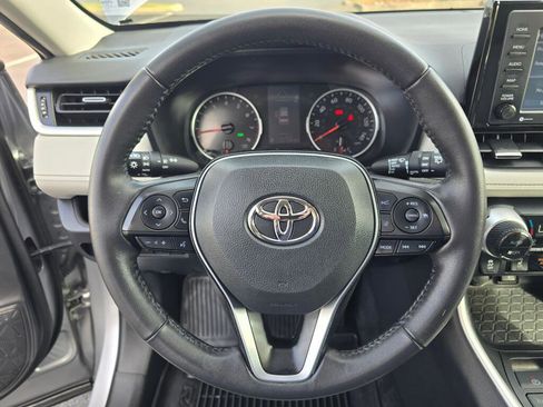 Used 2022 Toyota RAV4 XLE Premium AWD/4WD image 14