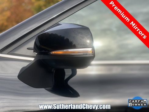 Used 2024 Toyota Highlander XLE image 11