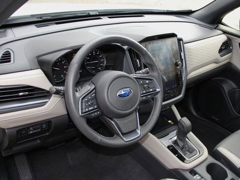 Used 2025 Subaru Forester Limited AWD/4WD image 17