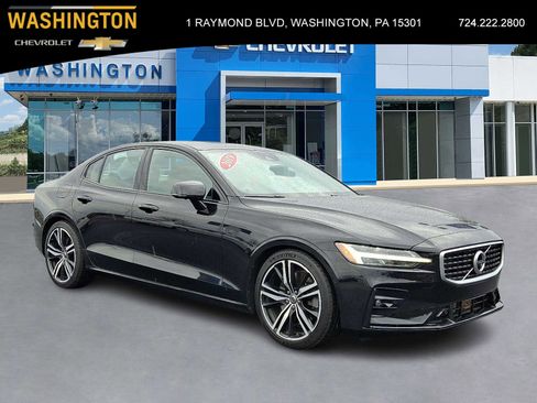 Used 2019 Volvo S60 T6 R-Design image 1