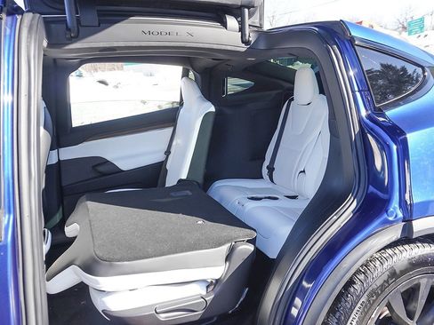 Used 2022 Tesla Model X Base image 42