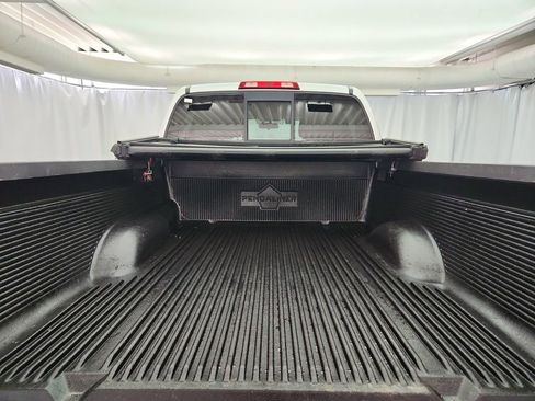 Used 2018 Nissan Frontier SV AWD/4WD image 28