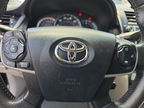 Used 2014 Toyota Camry XLE w/ Leather Package FWD image 24