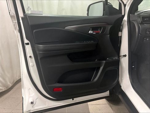 Used 2022 Honda Pilot Sport image 9