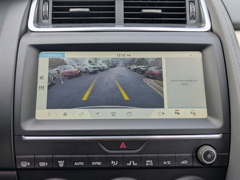 Used 2020 Jaguar E-PACE SE image 14